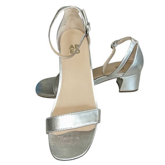 ABEO Avenue Strap in Silver Metallic Leather Dress Heel Sandal Size 9 - Picture 12 of 12